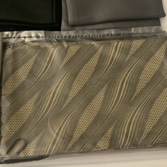 Five dress scarves - Picture 3 of 5